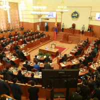 Байнгын хороодыг хэн удирдаж байгаа вэ?