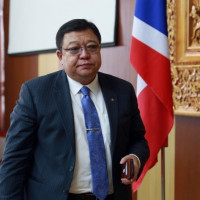 С.Эрдэнэ дахиад л хэрүүл тарив уу?